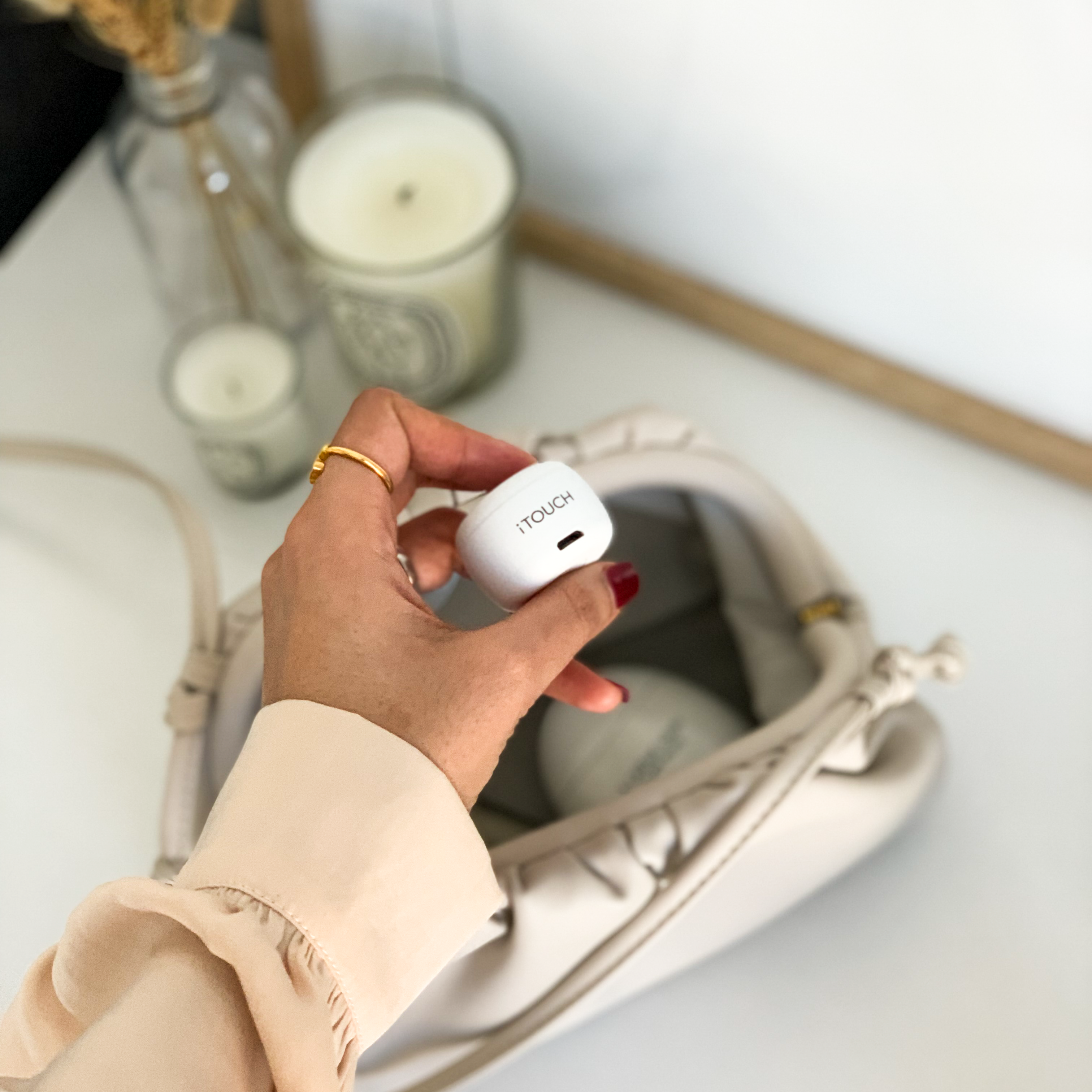 iTouch Mini Wireless Speaker: White affordable Wireless Speaker